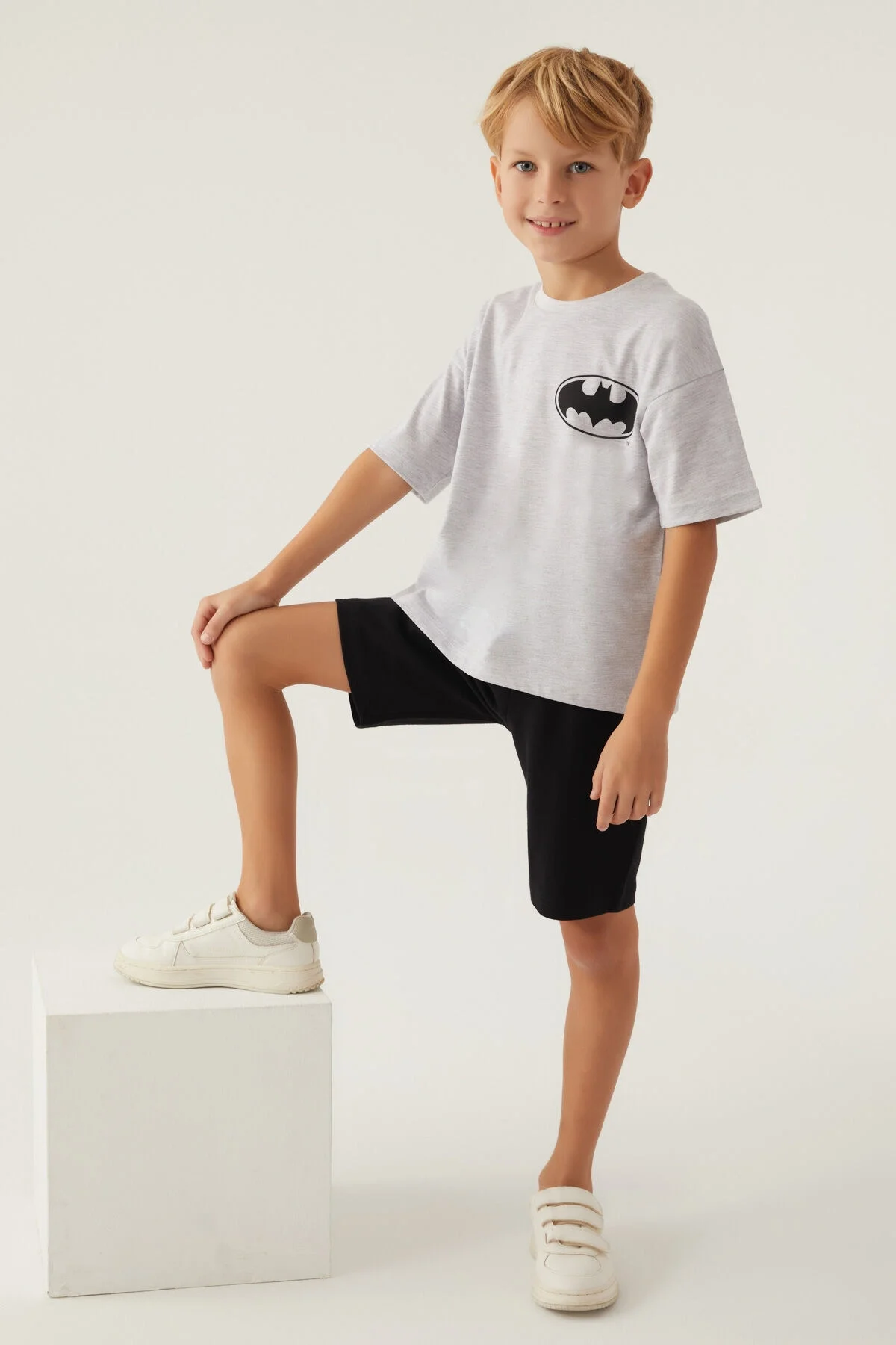 Batman Erkek Çocuk Gri Bermuda Takım